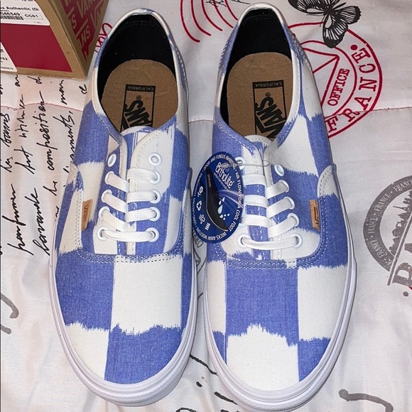 Vans - Picture 3 of 9